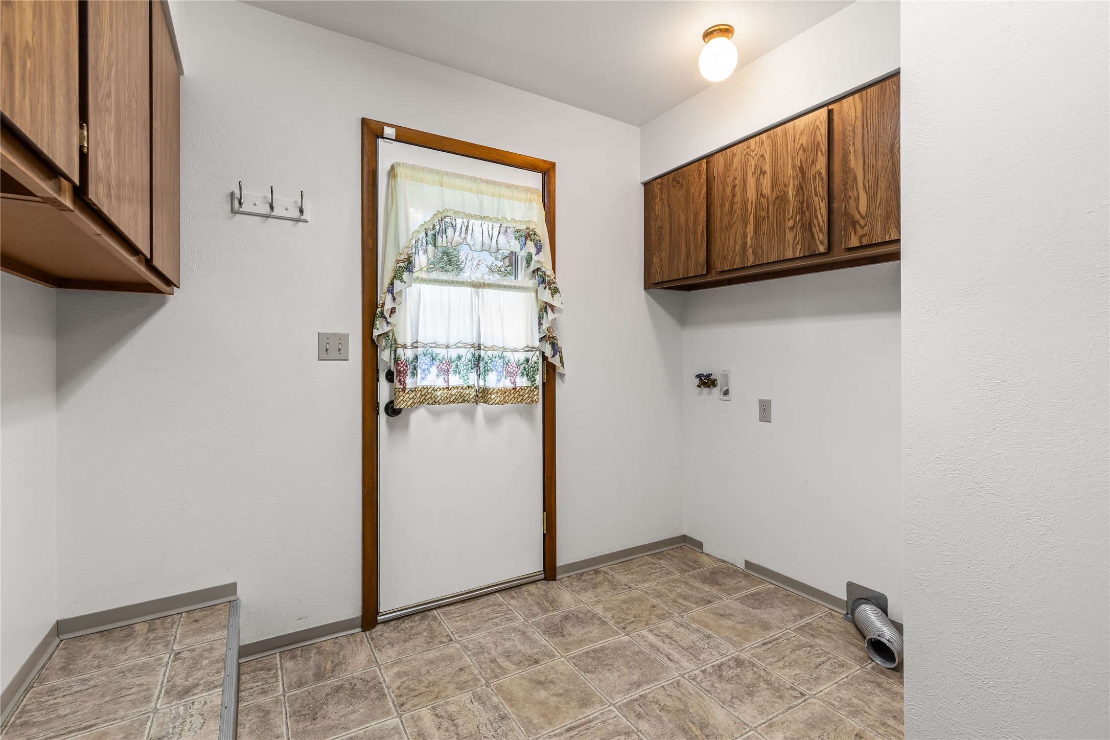 3205 Paul Lane