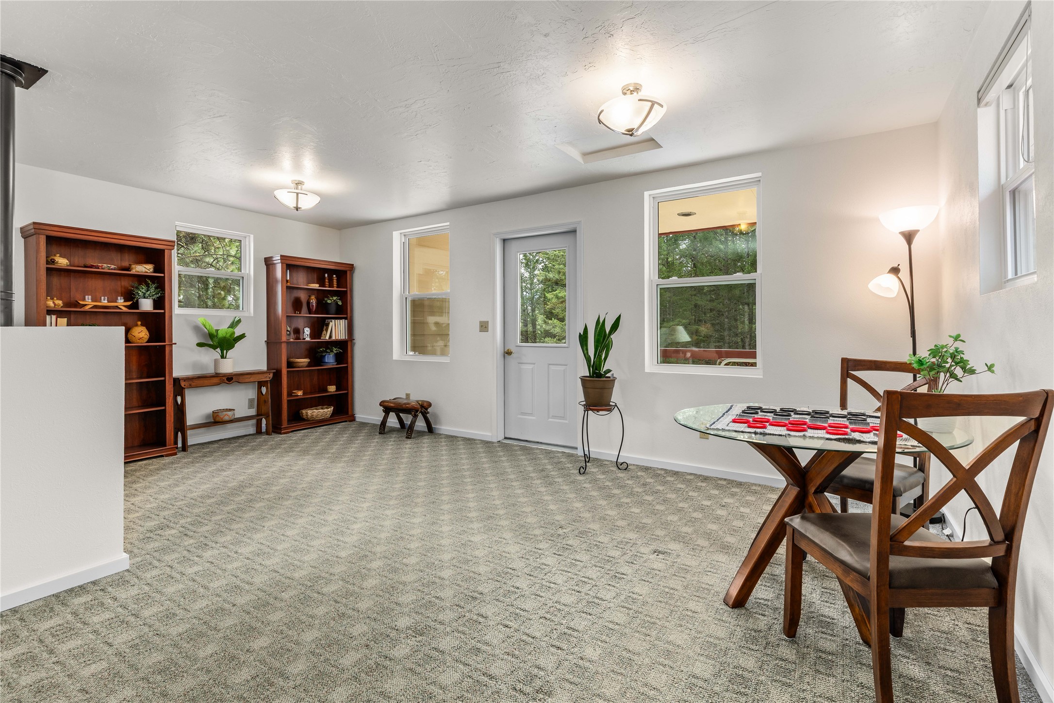 5559 Deer Lane