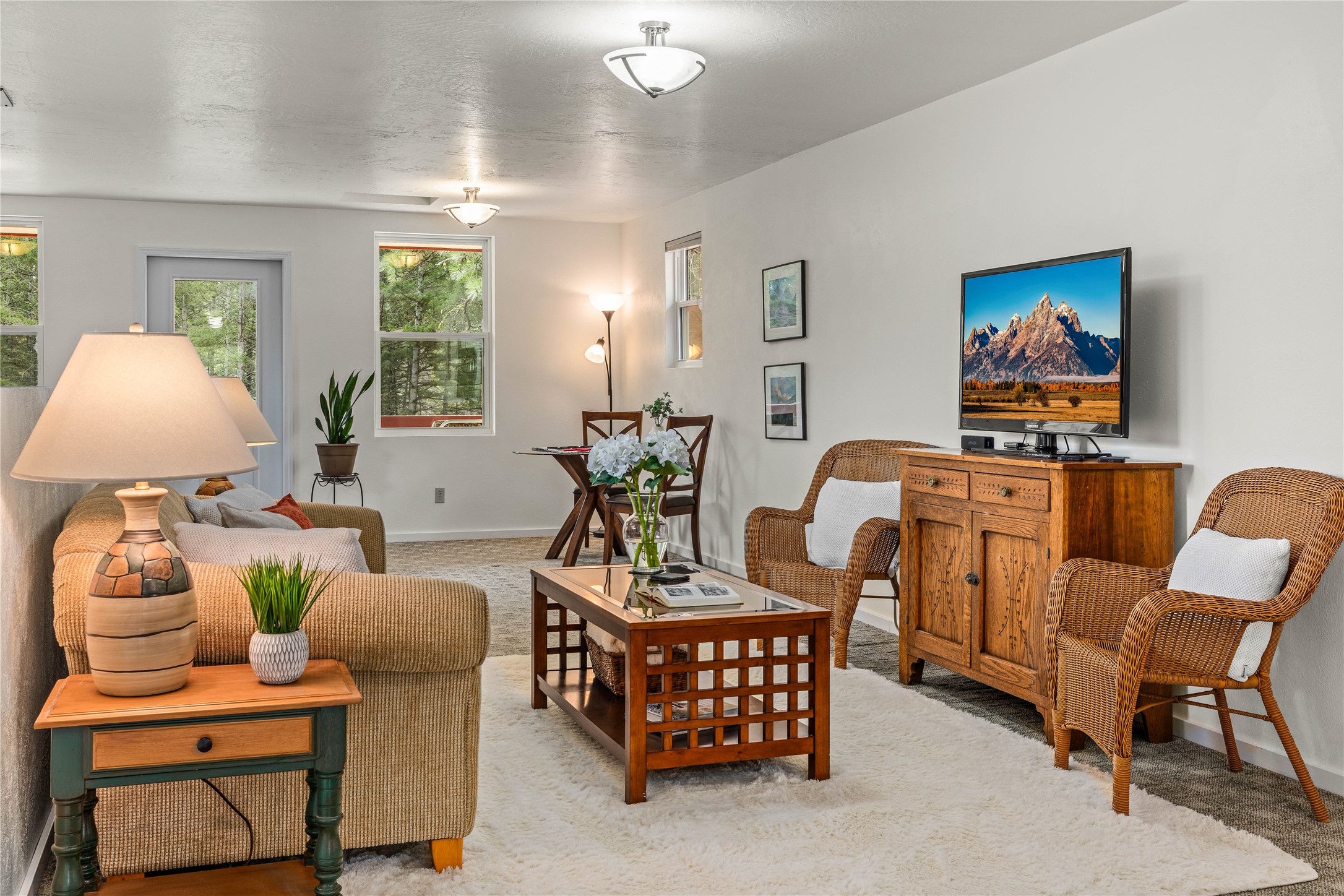 5559 Deer Lane