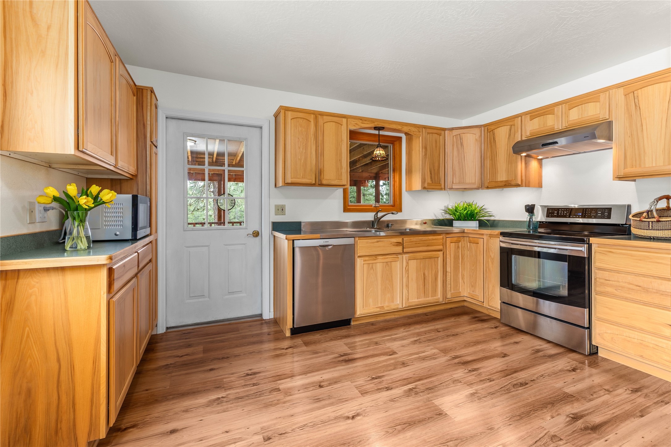 5559 Deer Lane