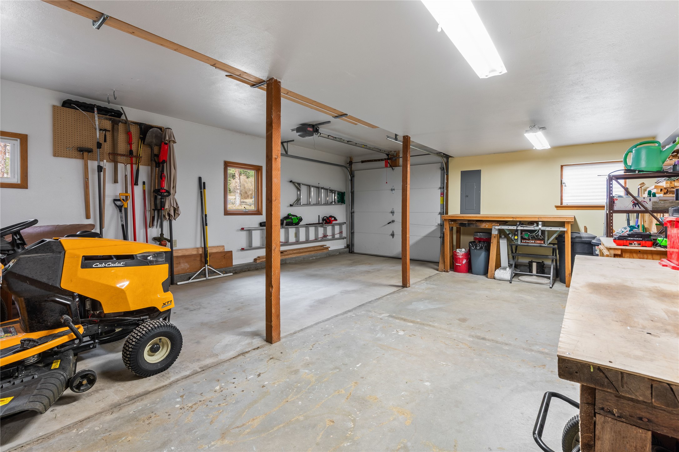 5559 Deer Lane