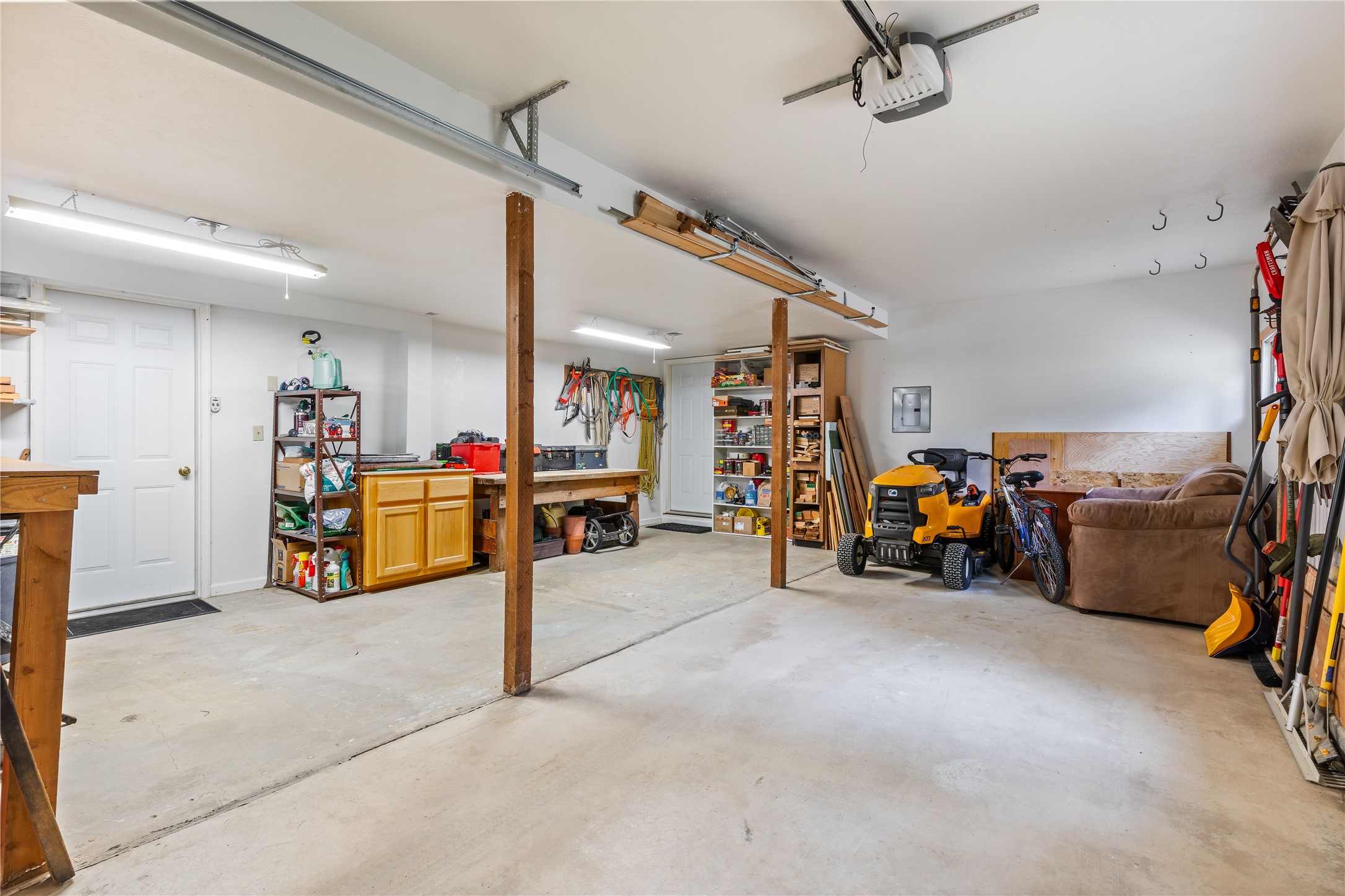 5559 Deer Lane