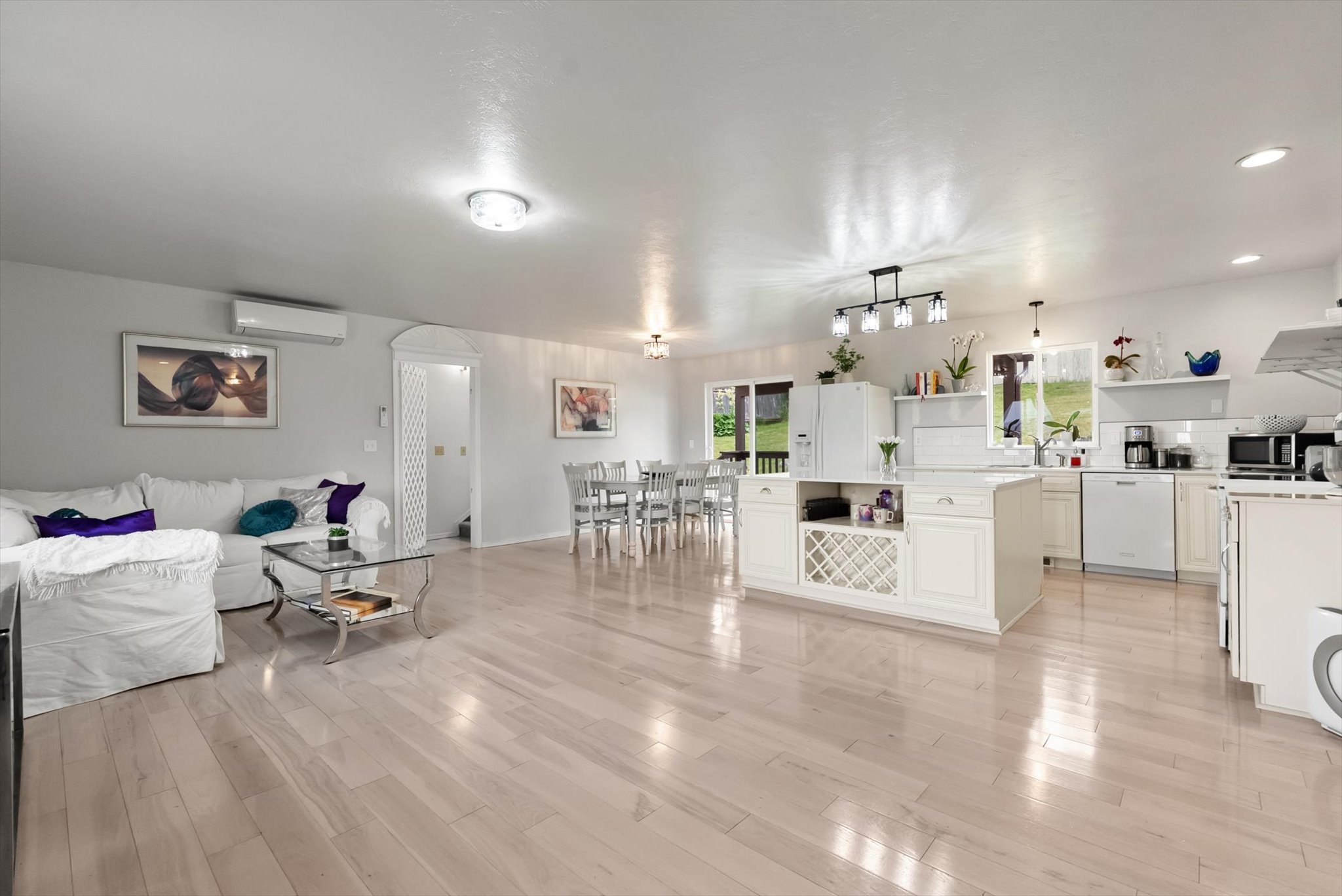 101 22nd Avenue W