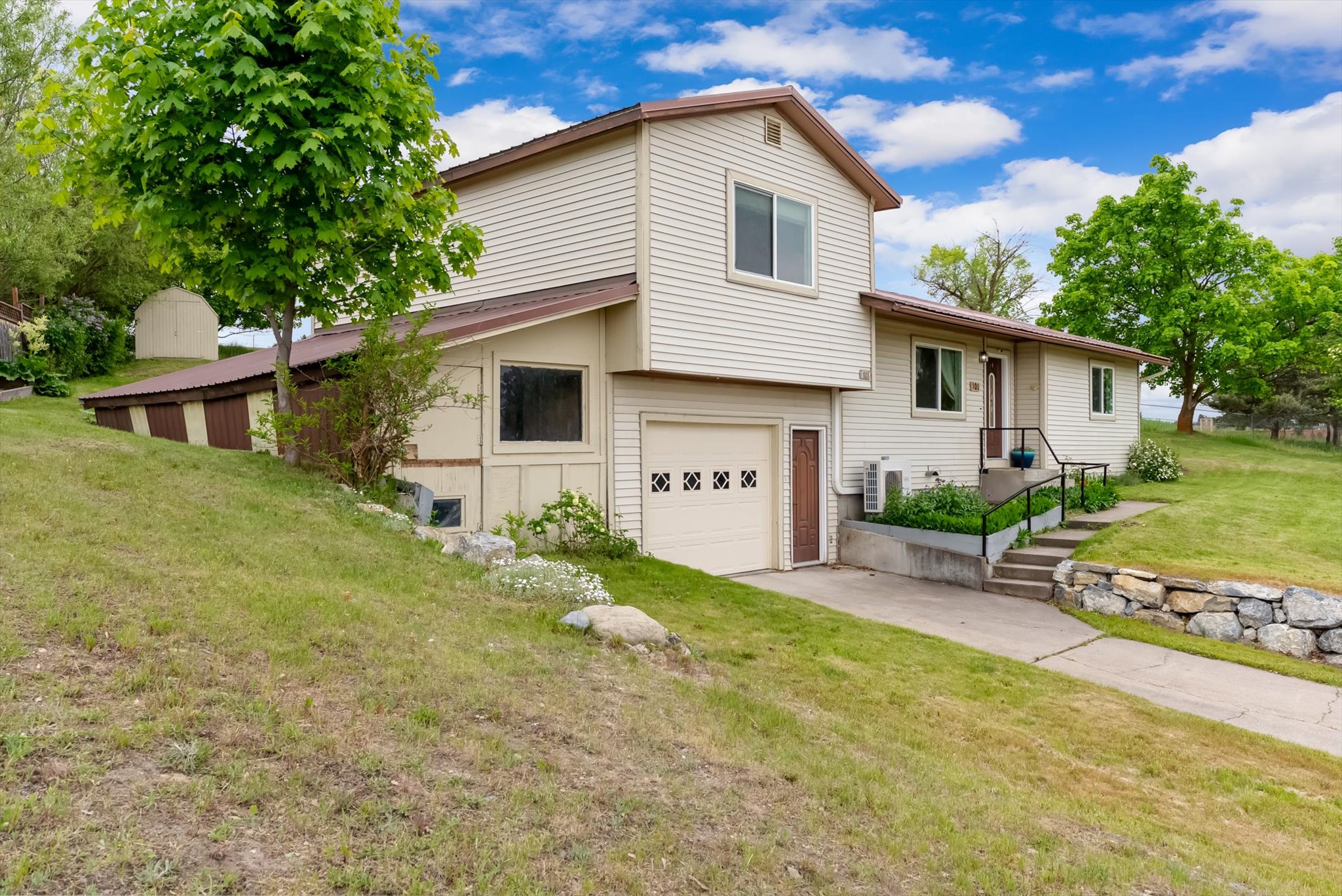 101 22nd Avenue W