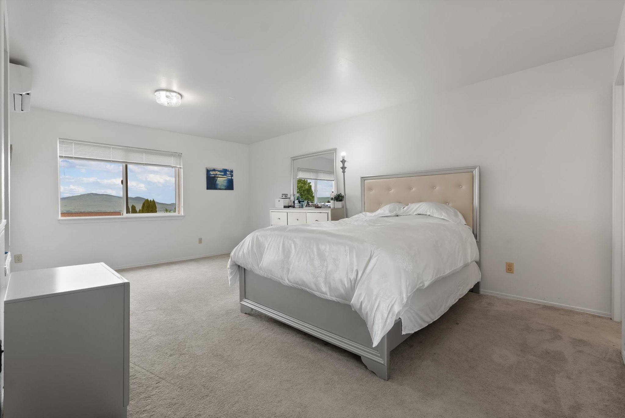 101 22nd Avenue W