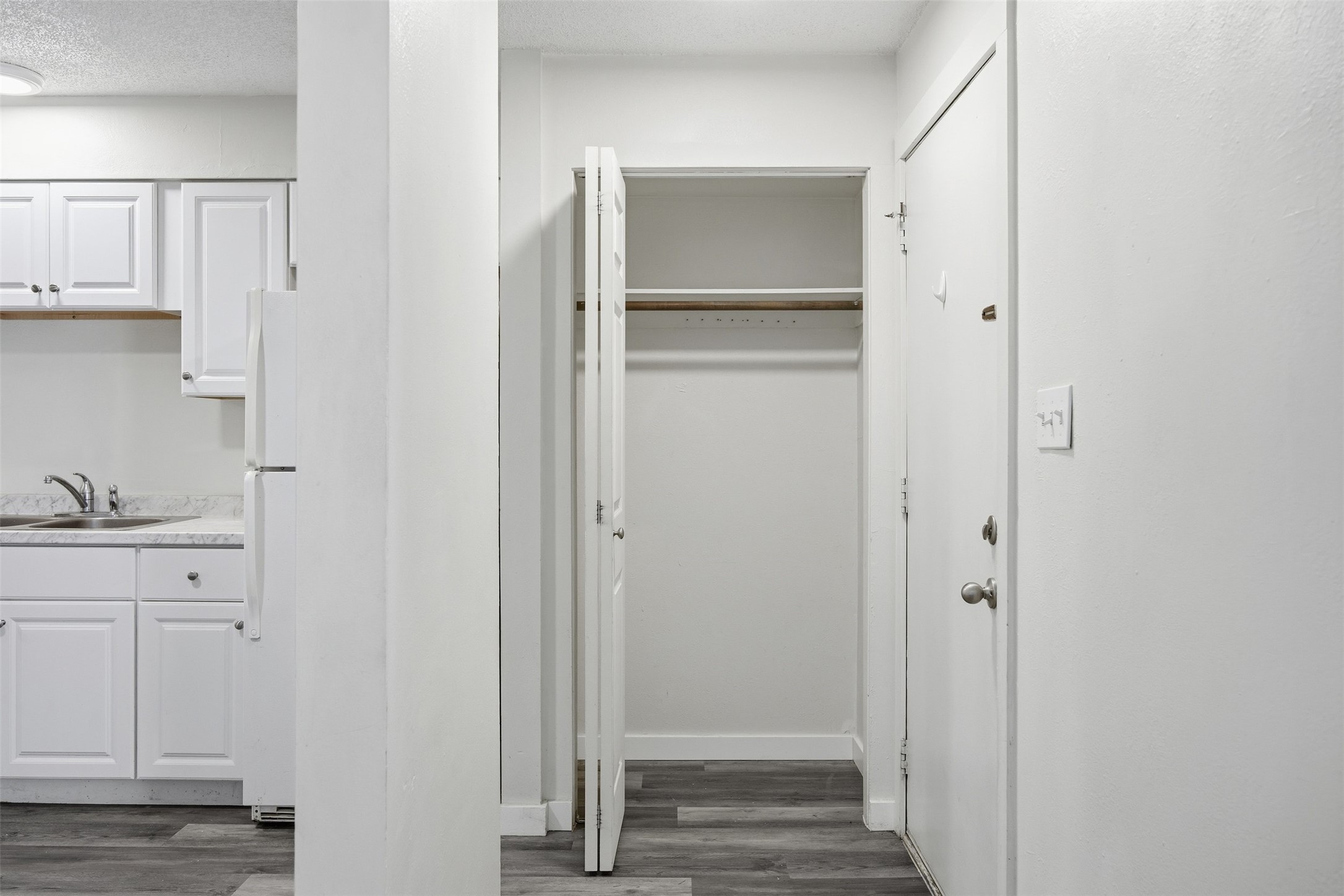 130 W Kent Avenue