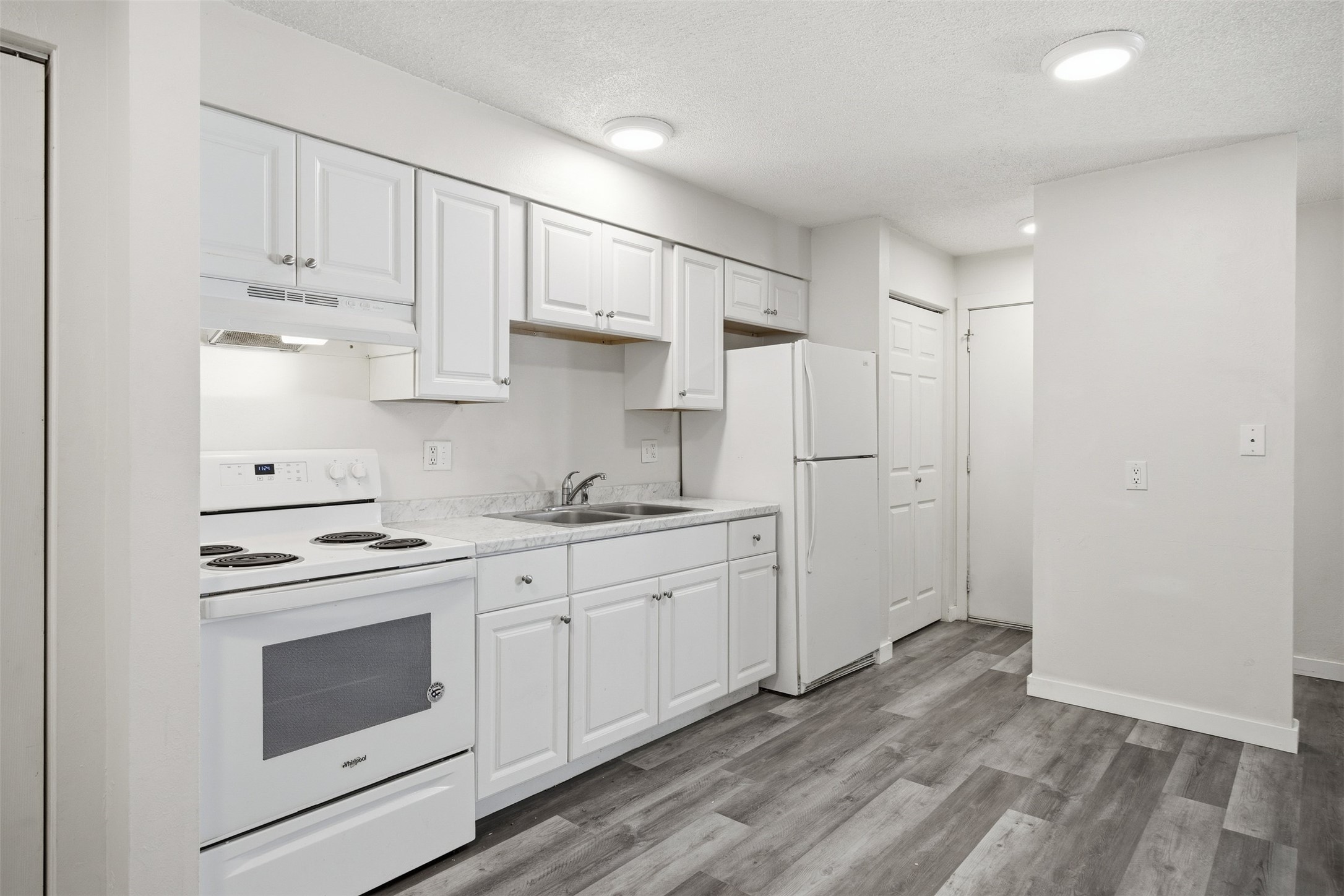 130 W Kent Avenue