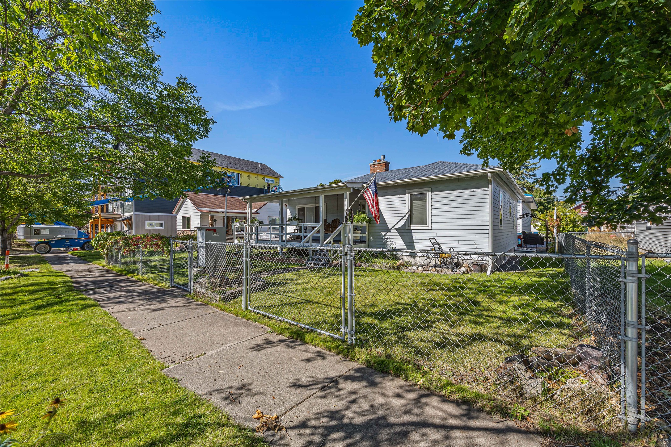 1216 S 3rd Street W