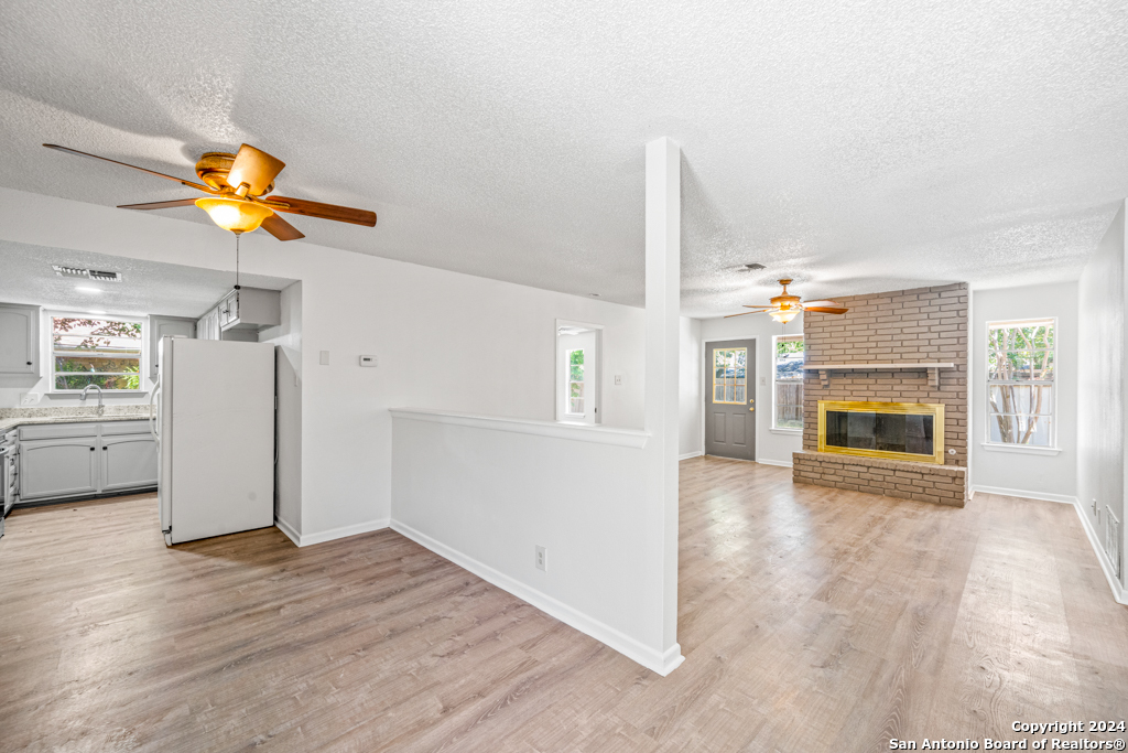 209 JEANETTE DR