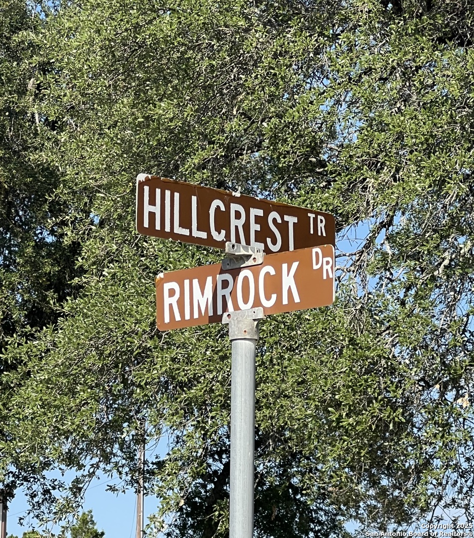 2121 Rimrock Dr