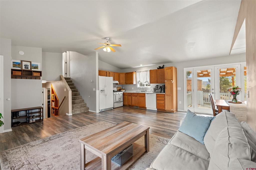 826 E Tamarack Drive