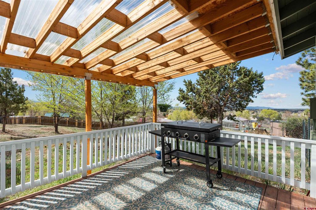 826 E Tamarack Drive