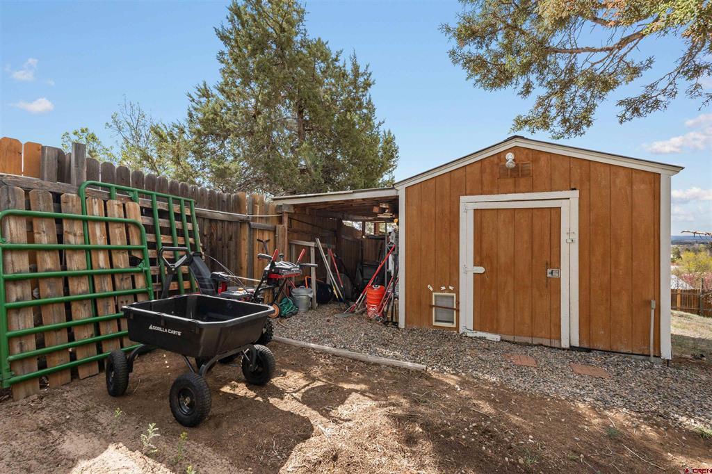 826 E Tamarack Drive