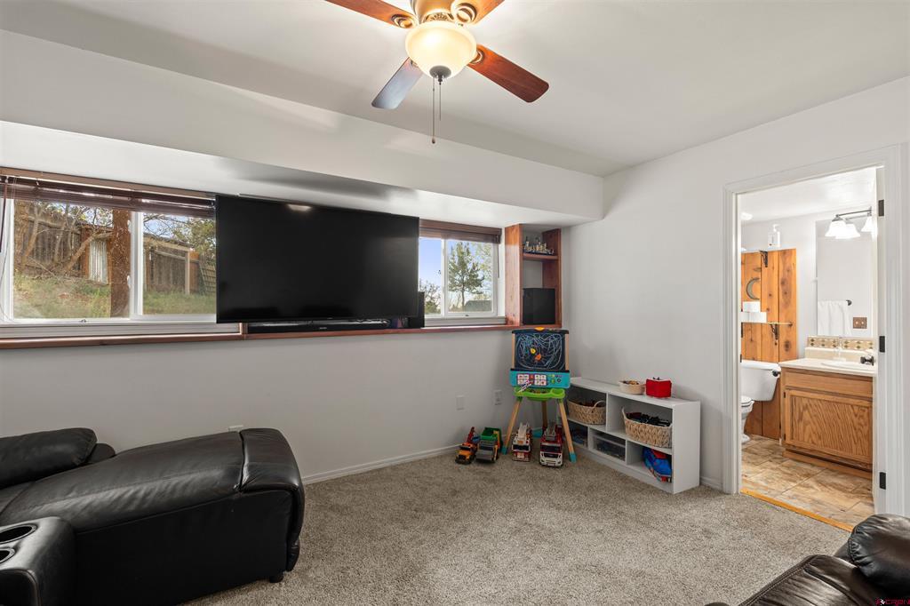 826 E Tamarack Drive
