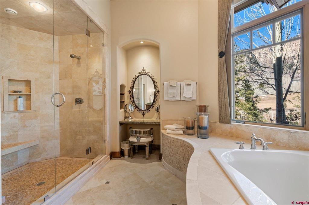 464 Pinnacle View Drive