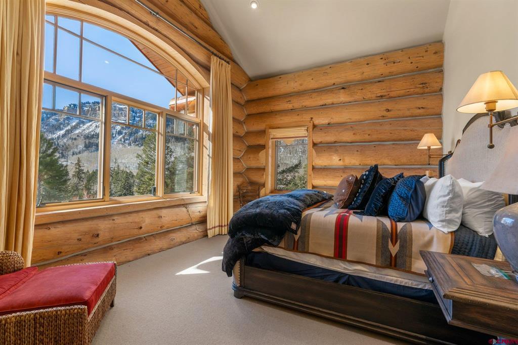 464 Pinnacle View Drive