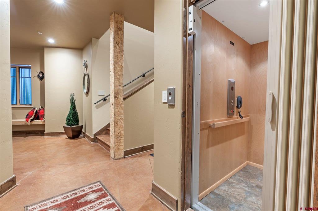 464 Pinnacle View Drive