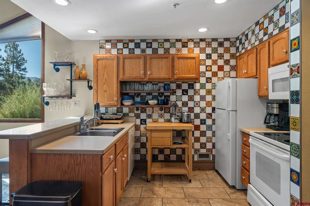 73 S Tamarron Drive Unit: 803