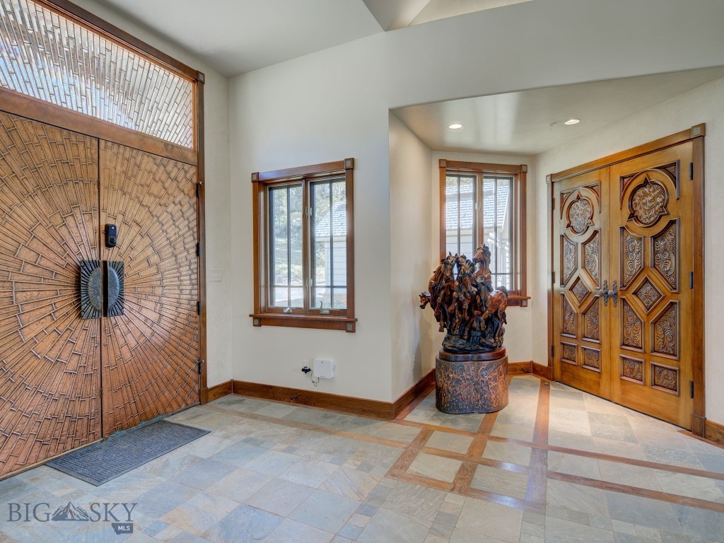 74 Upper Beehive Loop Road