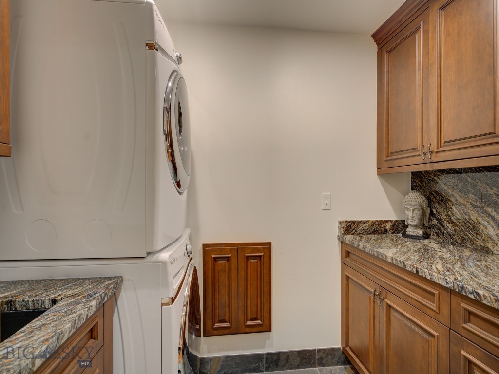 74 Upper Beehive Loop Road