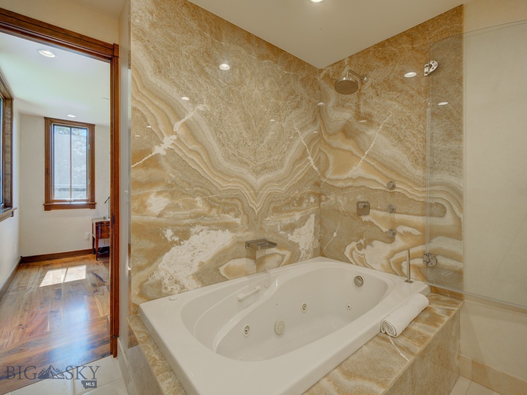 74 Upper Beehive Loop Road