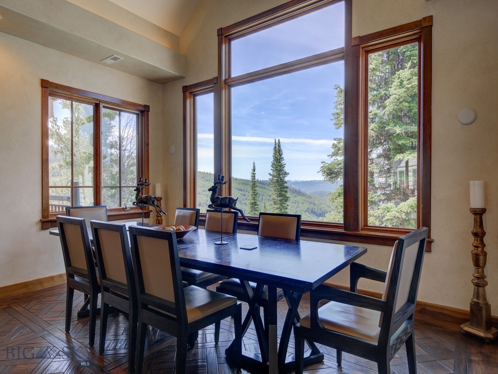 74 Upper Beehive Loop Road