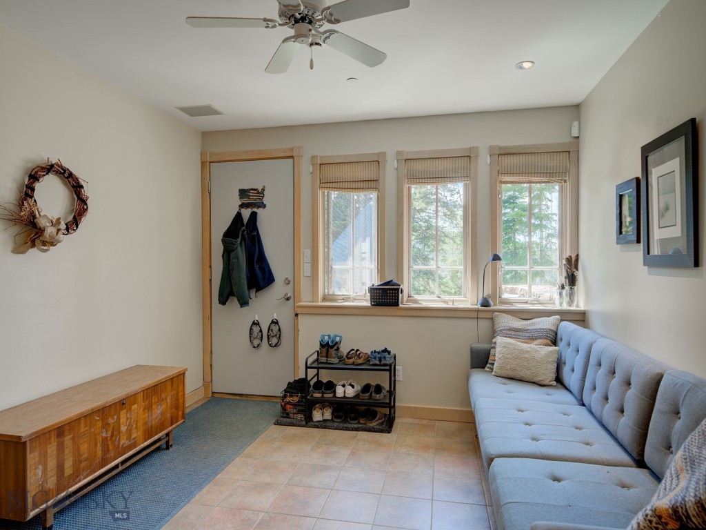 74 Upper Beehive Loop Road