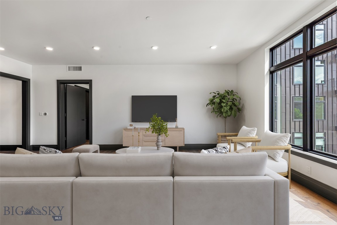 315 N Tracy Avenue 301