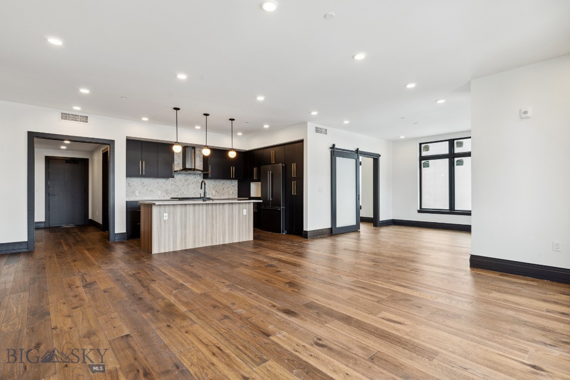 315 N Tracy Avenue 202