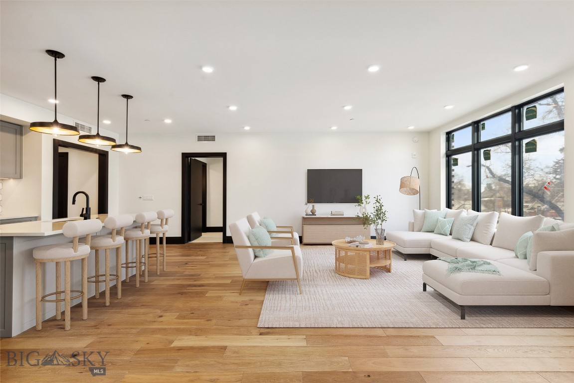 315 N Tracy Avenue 207