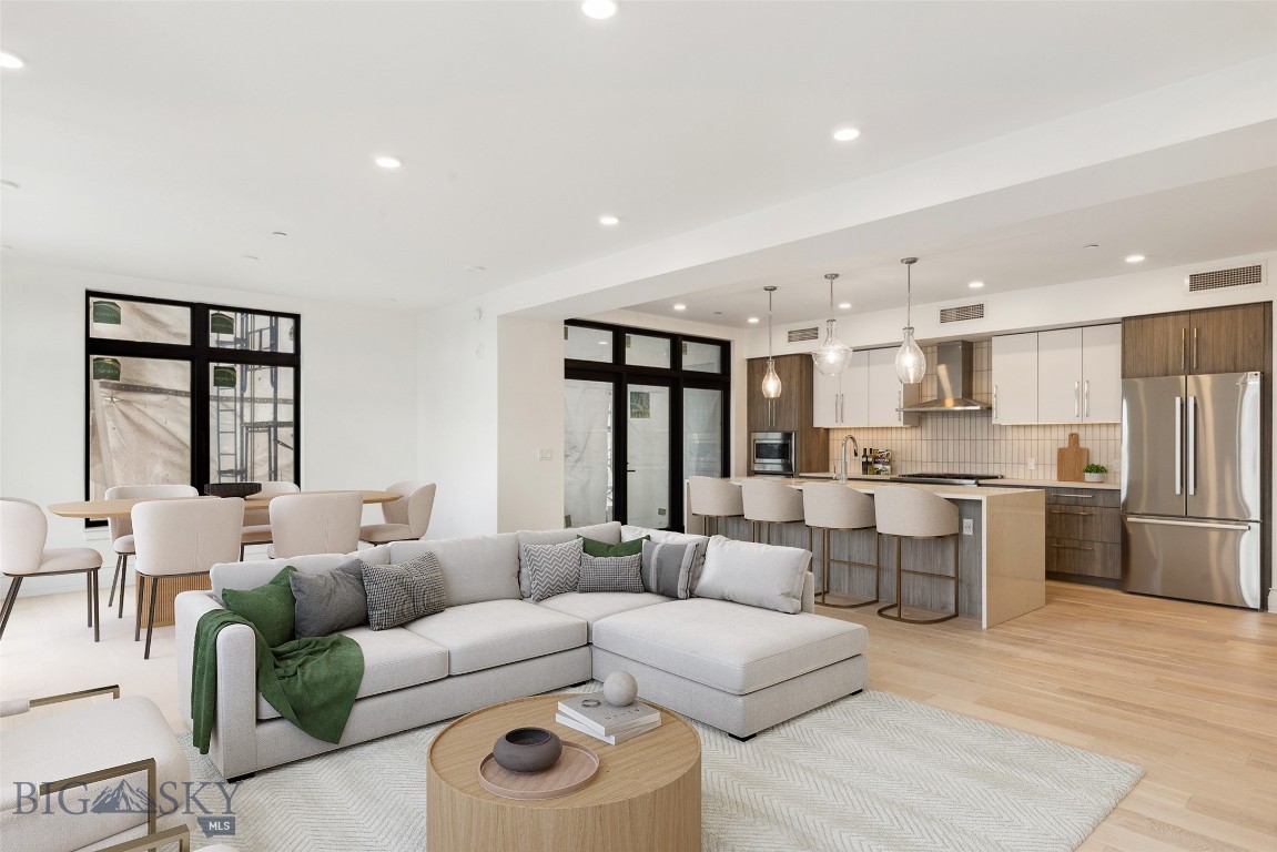 315 N Tracy Avenue 404