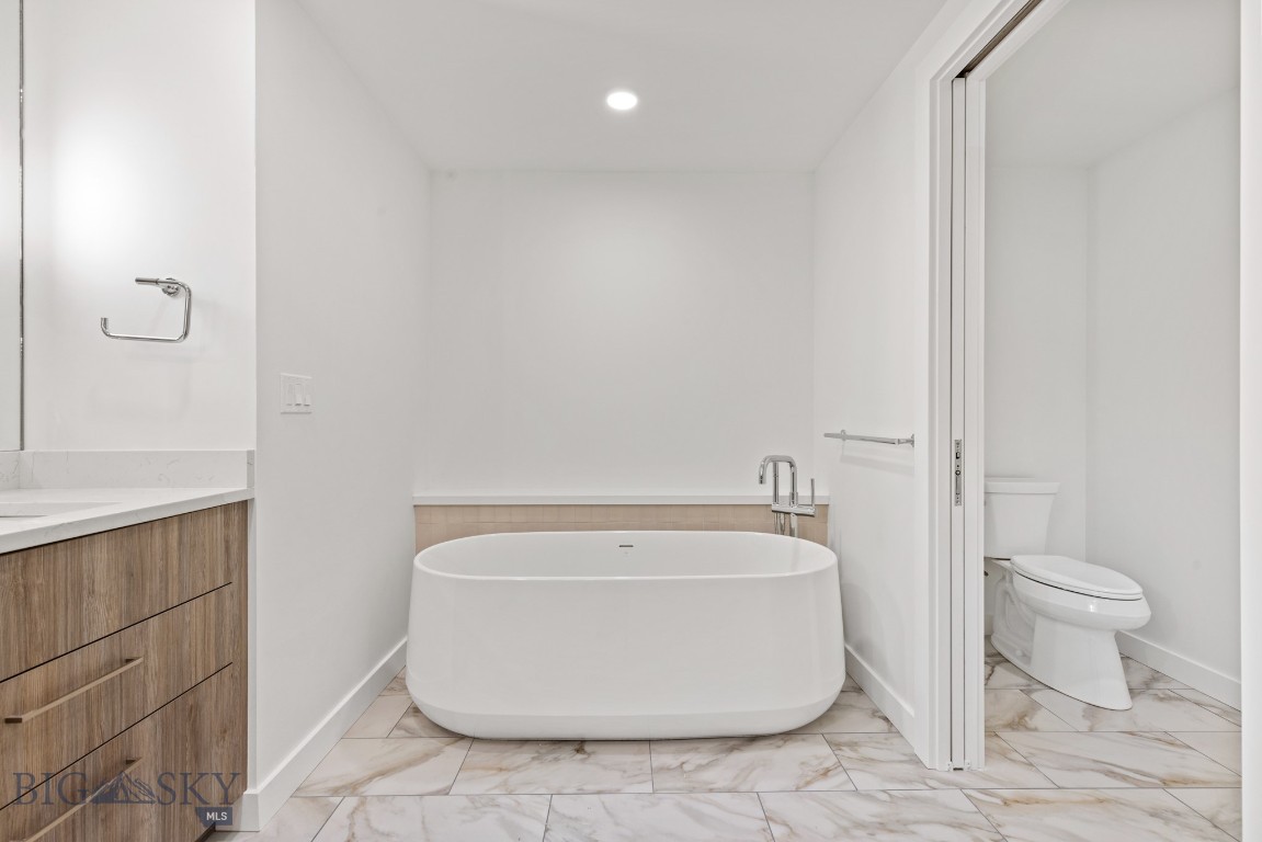 315 N Tracy Avenue 104