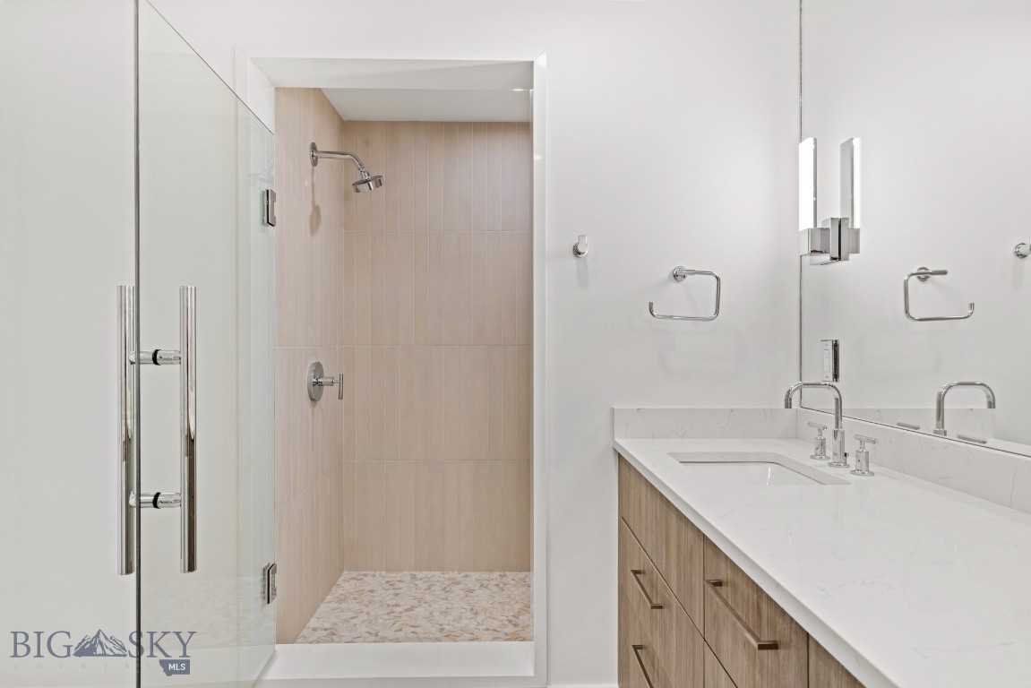 315 N Tracy Avenue 104