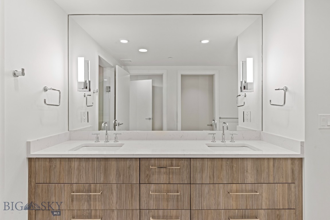 315 N Tracy Avenue 104