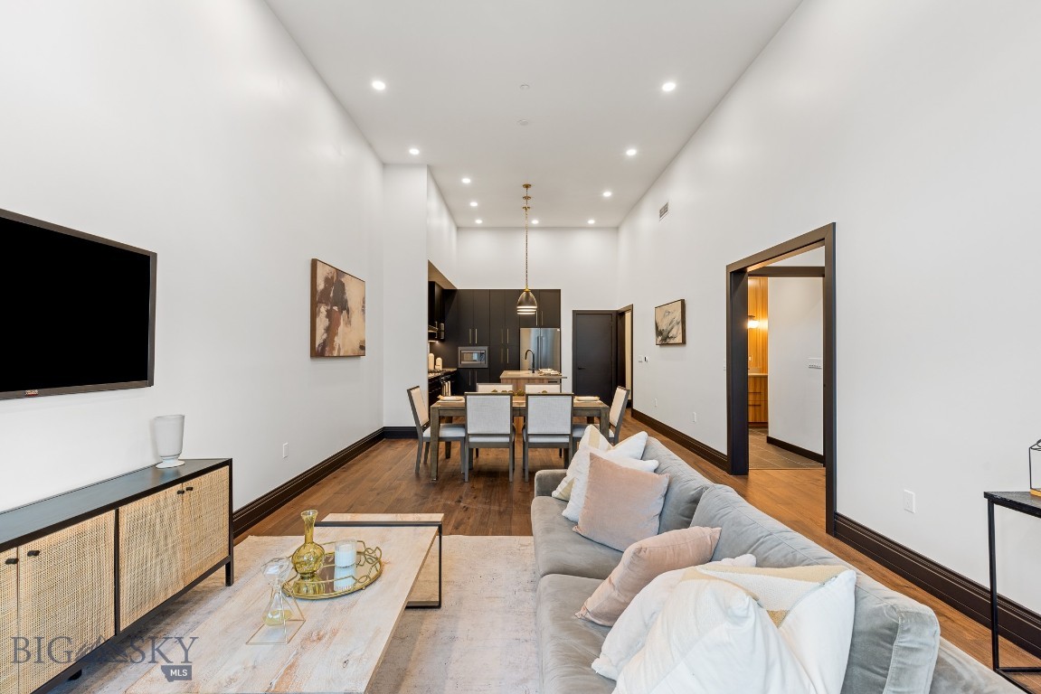 315 N Tracy Avenue 107