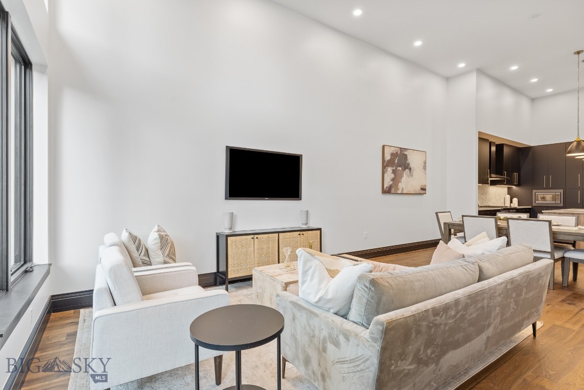 315 N Tracy Avenue 107