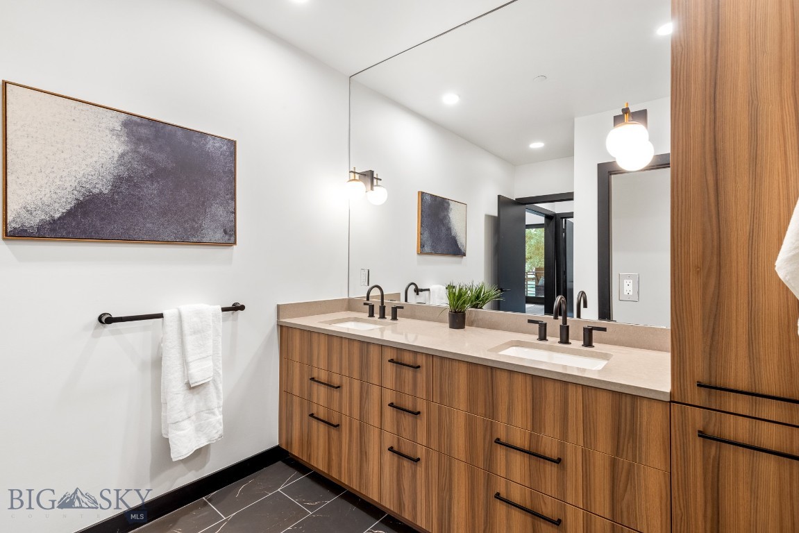 315 N Tracy Avenue 107