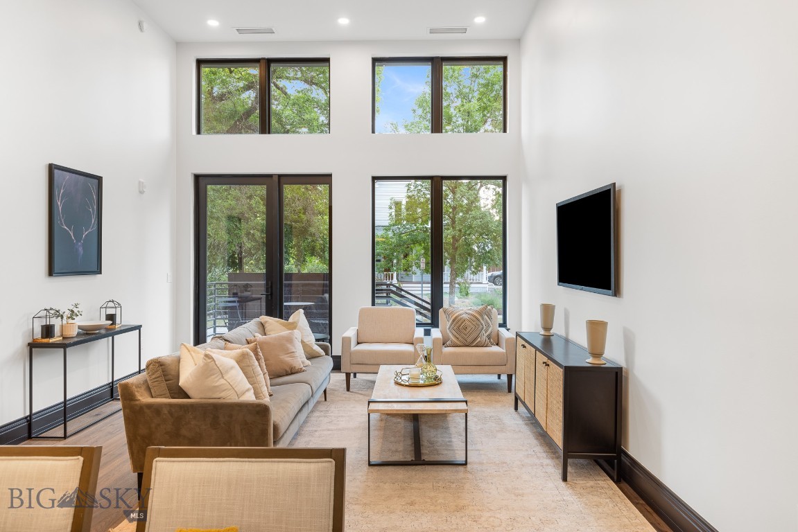 315 N Tracy Avenue 107