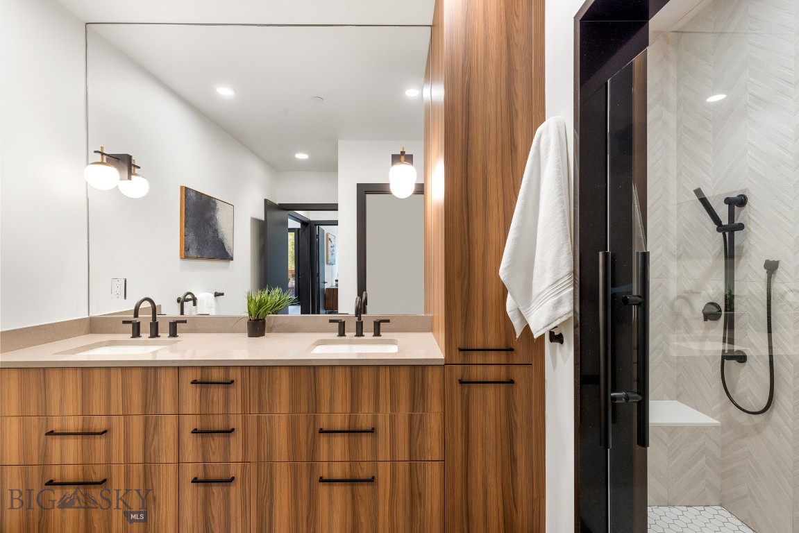 315 N Tracy Avenue 107