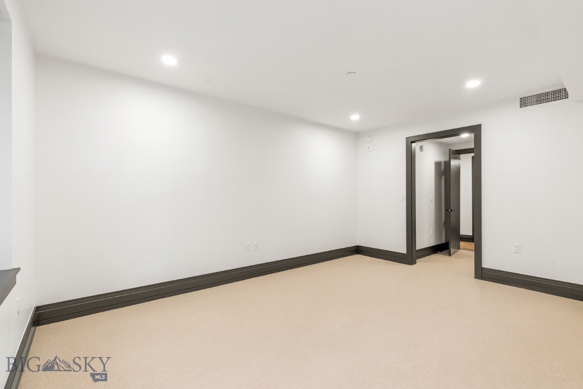 315 N Tracy Avenue 102