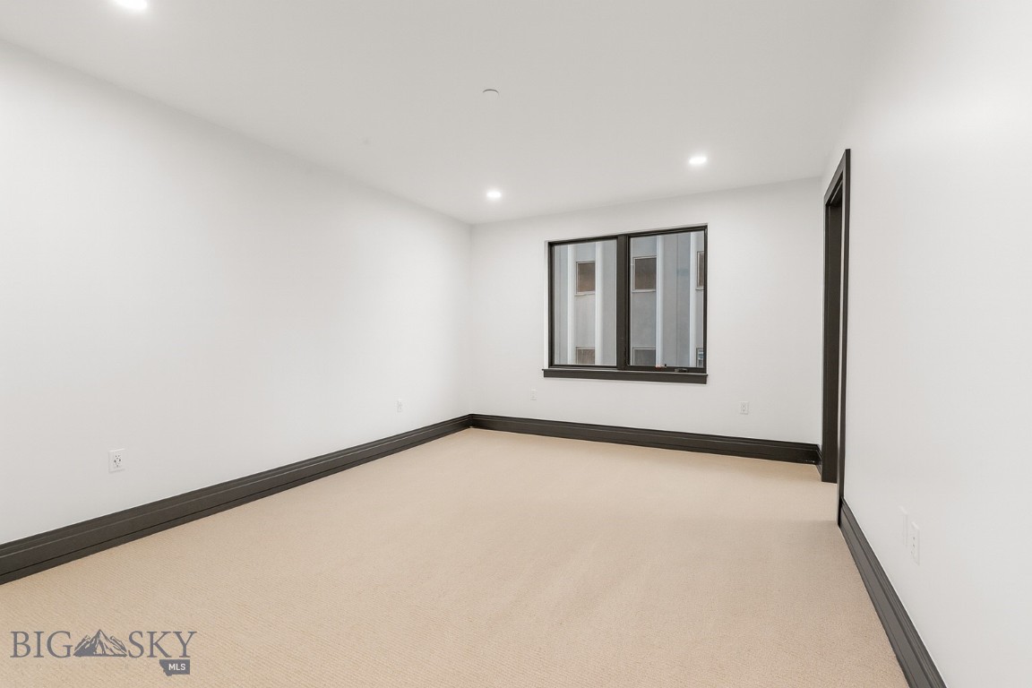 315 N Tracy Avenue 102