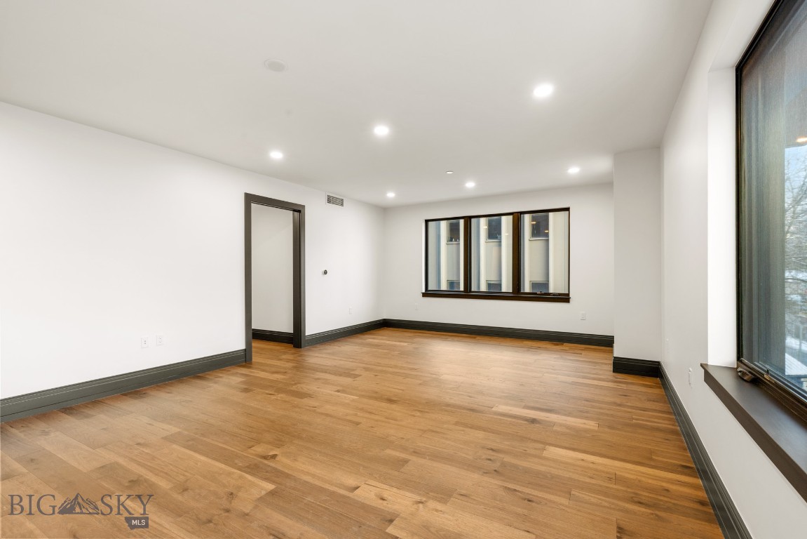 315 N Tracy Avenue 102