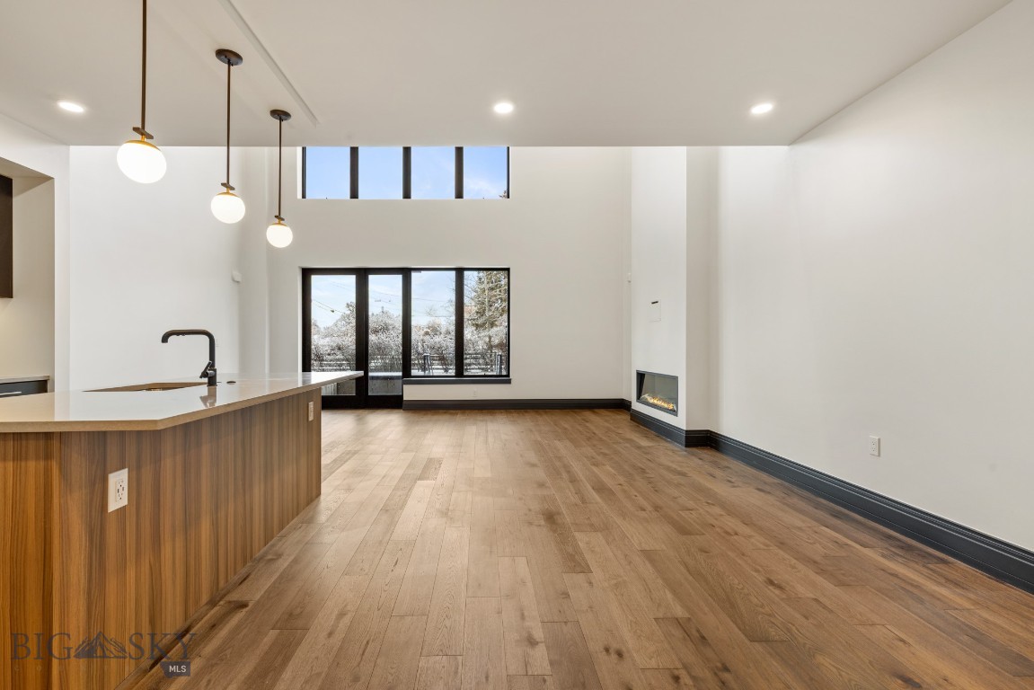 315 N Tracy Avenue 102