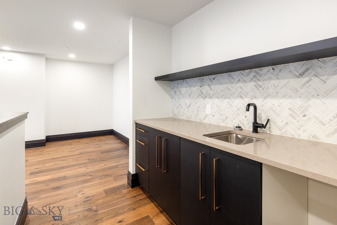 315 N Tracy Avenue 102