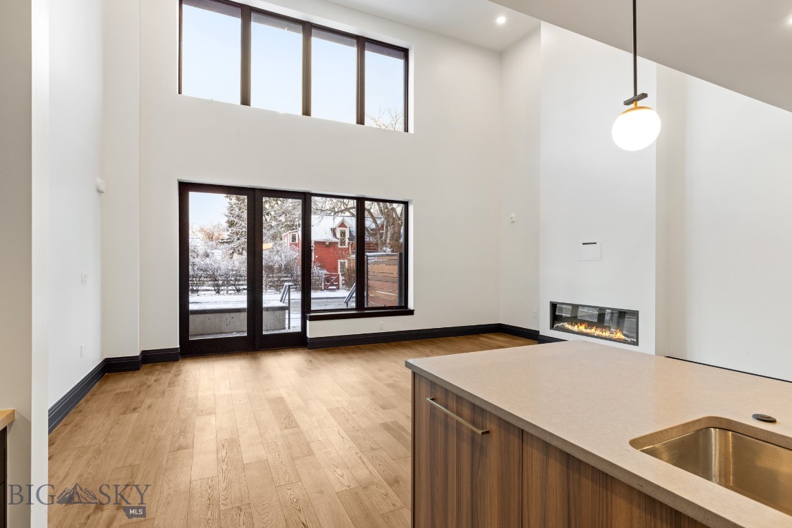 315 N Tracy Avenue 102