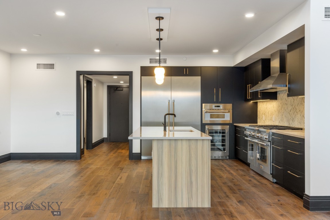 315 N Tracy Avenue 102