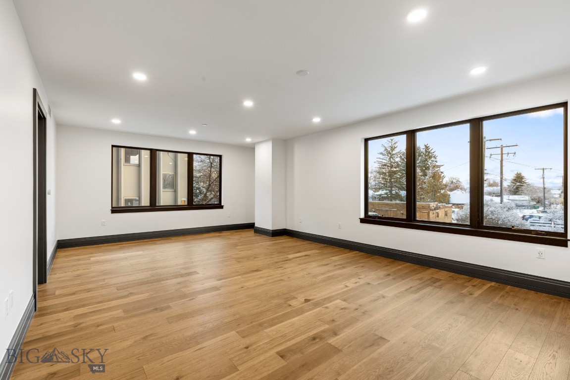 315 N Tracy Avenue 102