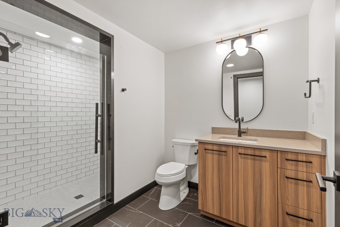 315 N Tracy Avenue 102