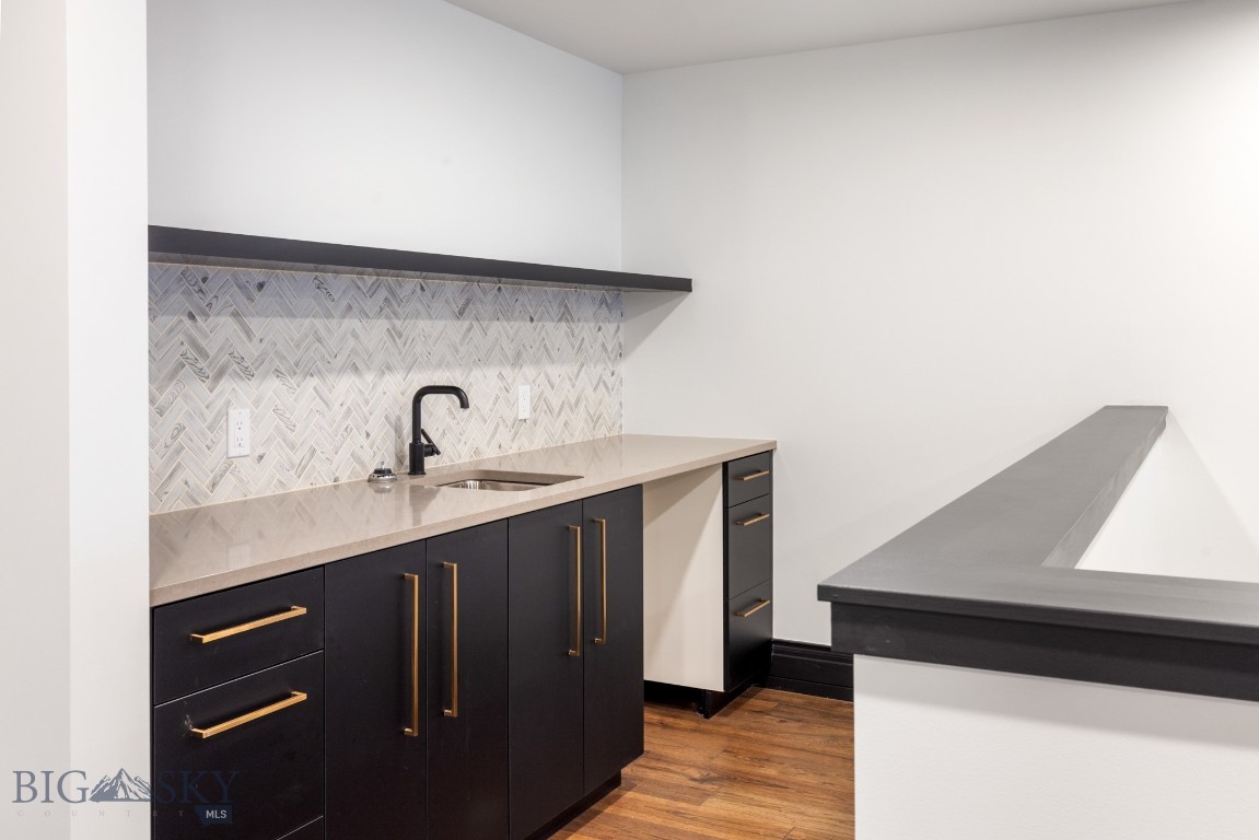 315 N Tracy Avenue 102