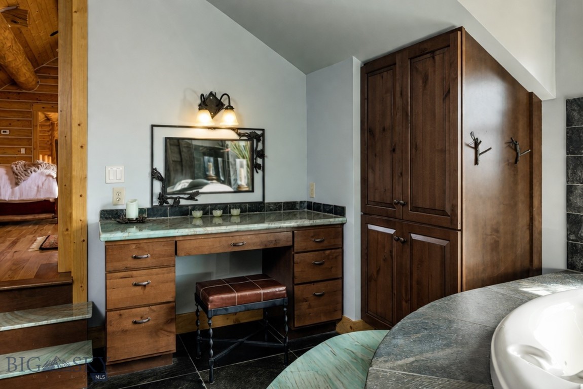 1021 Gateway South Road